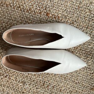 Pour La Victoire  Kora ecru S6 kitten heel. Leather